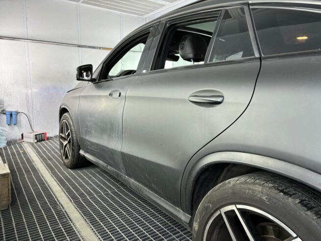 Pac Service oferă servicii premium de mecanică și vopsitorie auto pe Strada Virgiliu 46
